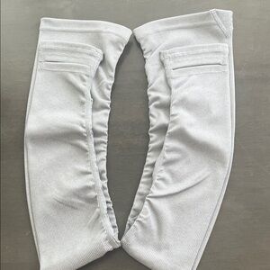 Alo Goddess Leg Warmer